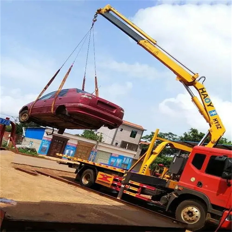 青岛城阳吊车救援小汽车怎么吊