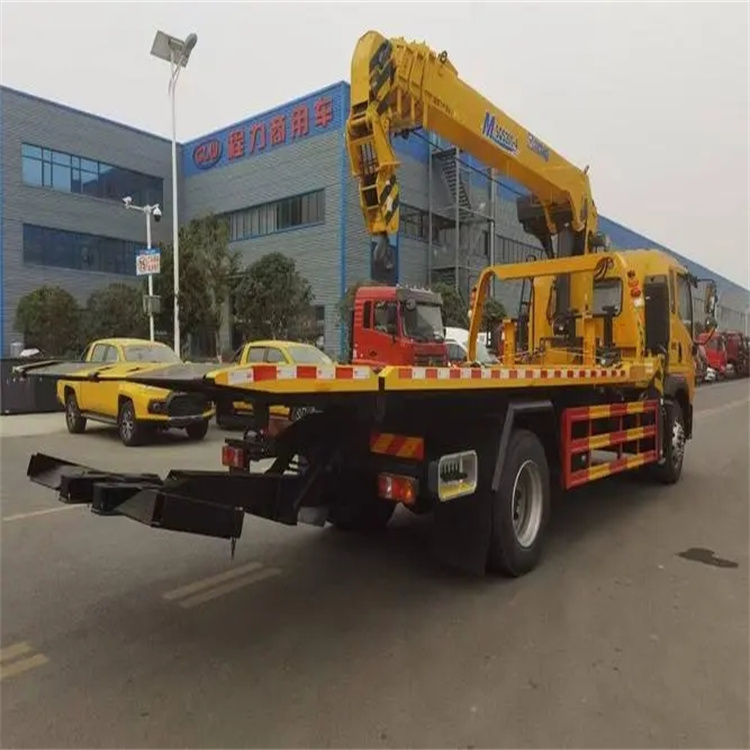 青岛城阳附近小随车吊出租电话，轻松解决搬运烦恼