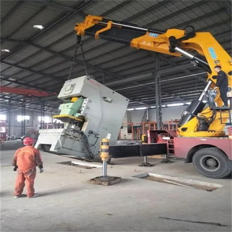 青岛城阳80吨折臂吊车出租附近电话